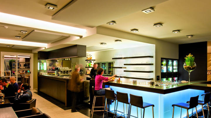 Recepción del Hotel Ariane (Bélgica) iluminada con soluciones para hostelería de Philips Lighting