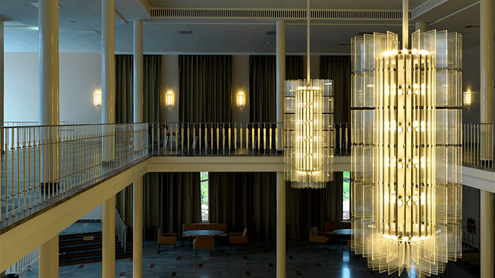 Los candelabros crean una atmósfera lujosa con la iluminación de candelabros de Philips
