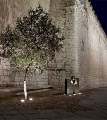 Un árbol de Chillida en la ruta Ríos de Luz iluminado por Philips Lighting