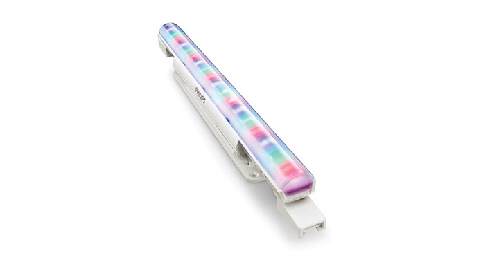 Color Kinetics de Philips Lighting crea interés visual con una iluminación estimulante en las tiendas.