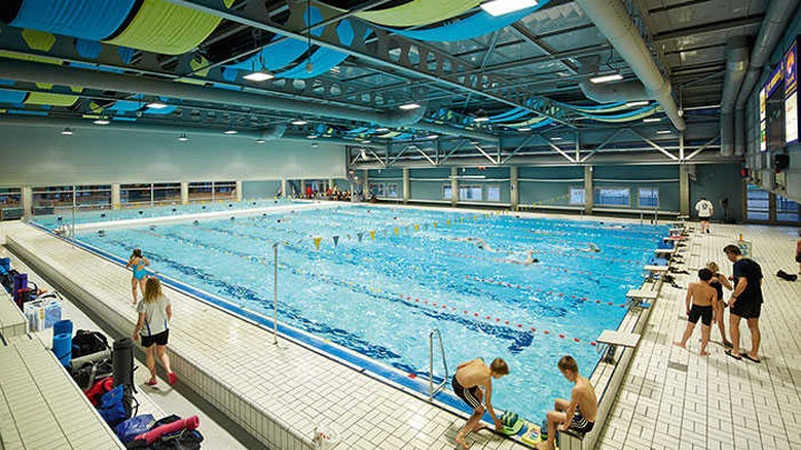 Iluminación para piscinas cubiertas