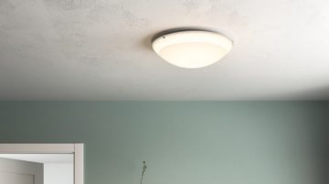 La luz del techo en el dormitorio